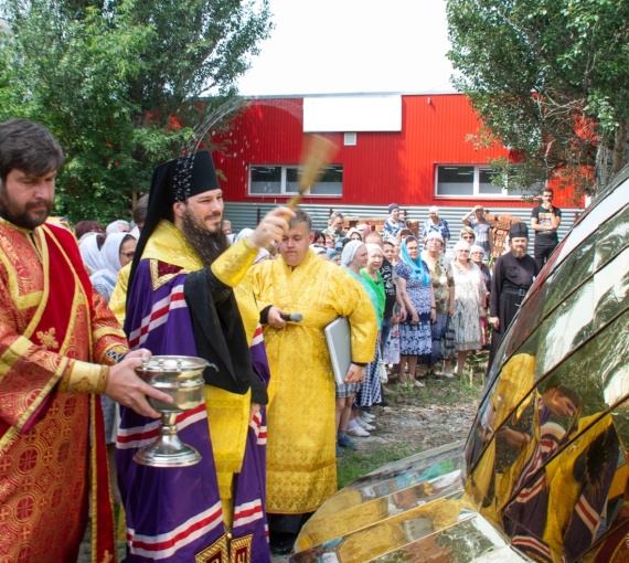 Посвящение любви и жертве. В Тольятти на храм святой мученицы Татианы установили купол и крест