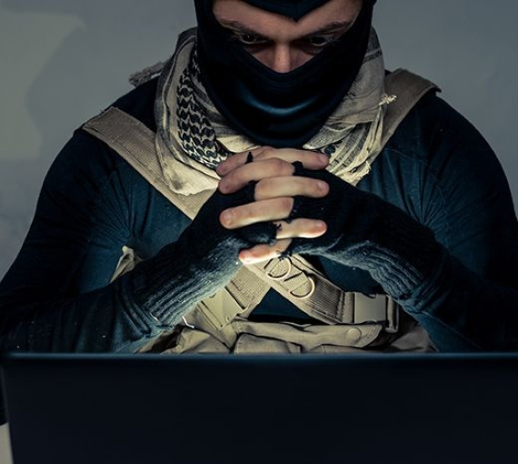 Опасный репост. Что такое экстремизм и почему из-за него могут посадить за репост