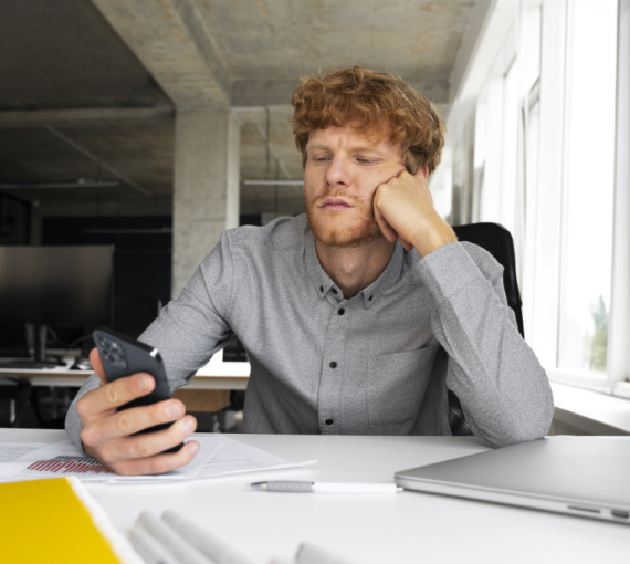 В силу привычки. Почему мы проигрываем борьбу с гаджетами