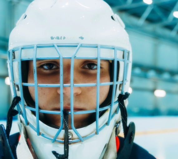 Студент Тольяттинского госуниверситета, хоккеист Егор Дубин: «Психанёт вратарь – провалится команда»