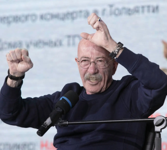 «Жить – значит оставить себя людям своим трудом». Александр Розенбаум провёл в ТГУ творческую встречу