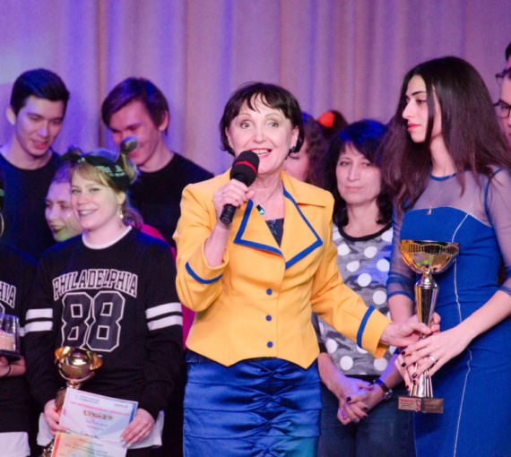 «Светить всегда». Как спорт, КВН и пироги с капустой объединили поколения тольяттинского студенчества