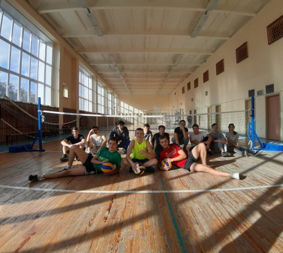 Разрушая стереотипы. Студентки института физкультуры и спорта ТГУ разработали авторскую методику занятий волейболом сидя