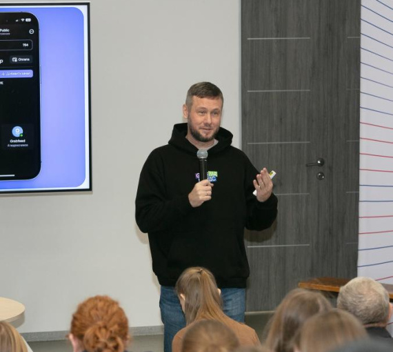 О настоящем и будущем медиа. Алексей Березовой: «Разницы между сгенерированным и созданным вручную контентом нет»