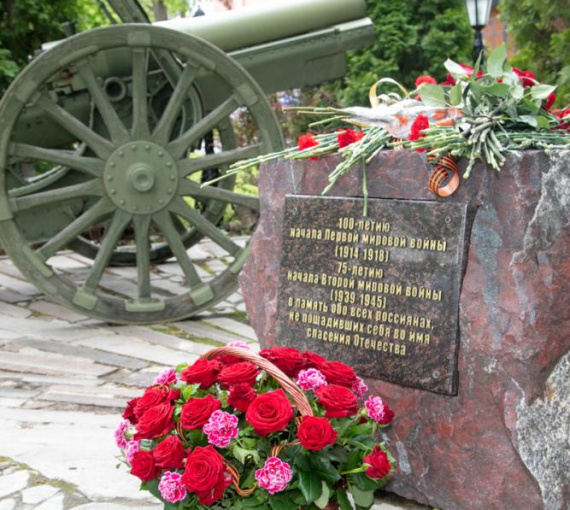 Слушать, читать, смотреть: вспоминаем лучшие материалы мая 2025 года на «Есть talk!»