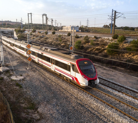 Лучший друг электрокара. Учёные выяснили, какой вид транспорта разгоняет продажи электромобилей