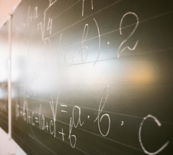 Быть примером и поддерживать. Директор тольяттинской школы № 90 Виталий Подоляко – о ключевых качествах педагога